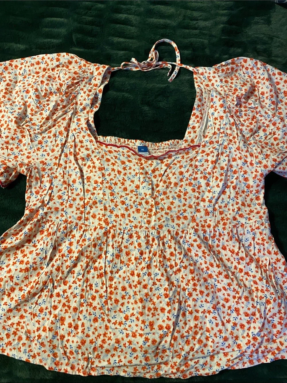 Old Navy Cream Floral Tie-Back Peasant Top in Orange and Blue